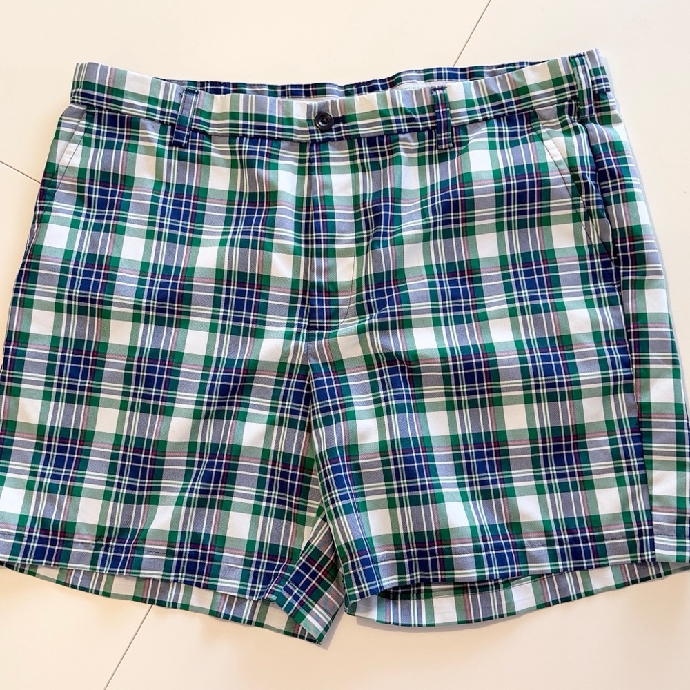 IZOD Golf Shorts 38 - Picture 2 of 9